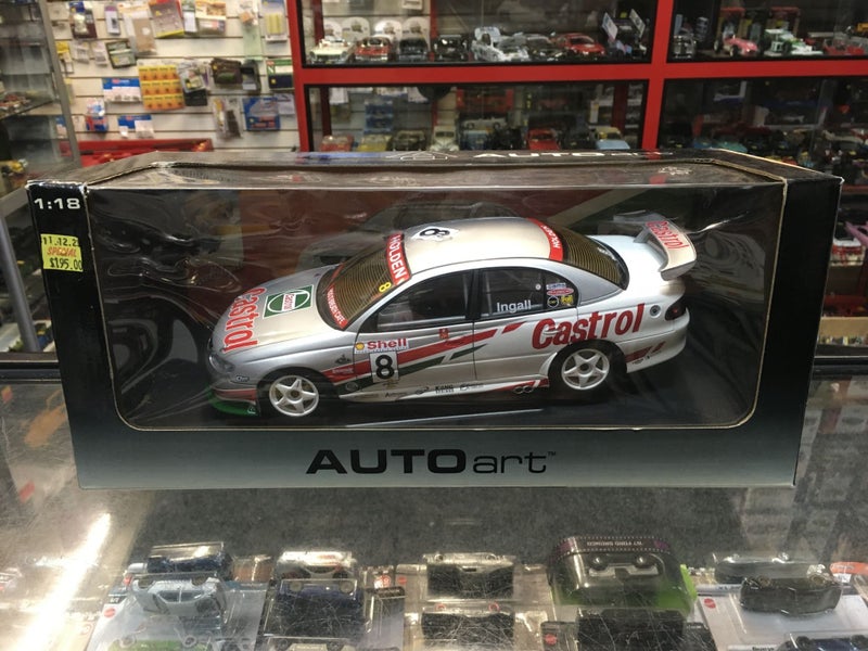 1/18 AUTO ART - HOLDEN VT COMMODORE CASTROL RACING 2000 #8 RUSELL INGALL Carousel 1