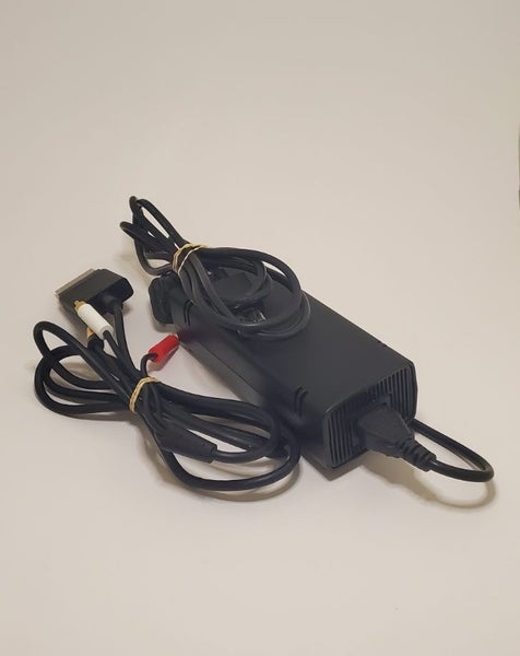 Xbox 360 S Console (300 GB) + Kinect + Controller Carousel 4