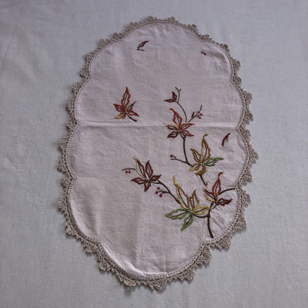 Vintage Hand Embroidered Doily Old Linen Placemat Carousel 11