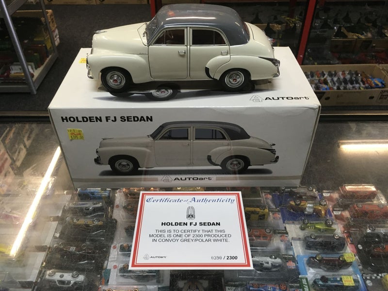 1/18 AUTO ART - HOLDEN FJ SEDAN Carousel 1