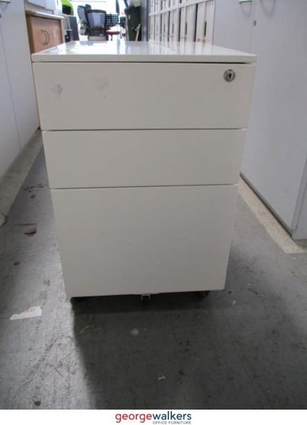 PR5653 - Off White Mobile Drawer Carousel 1