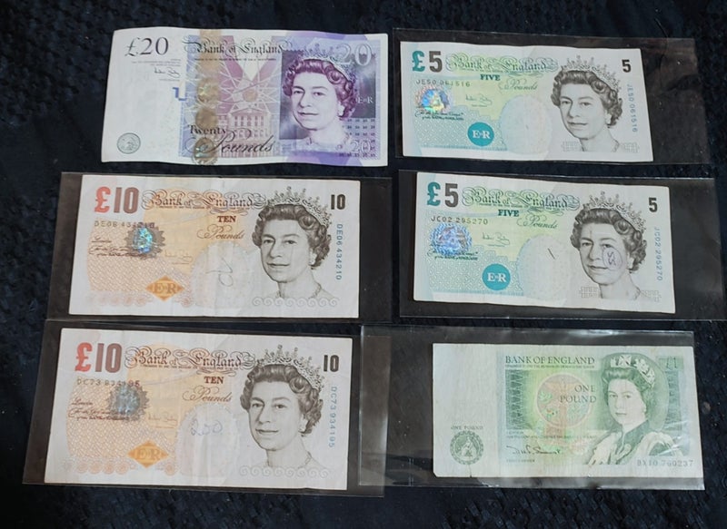 Bank of England Notes = 51 Pounds Carousel 1