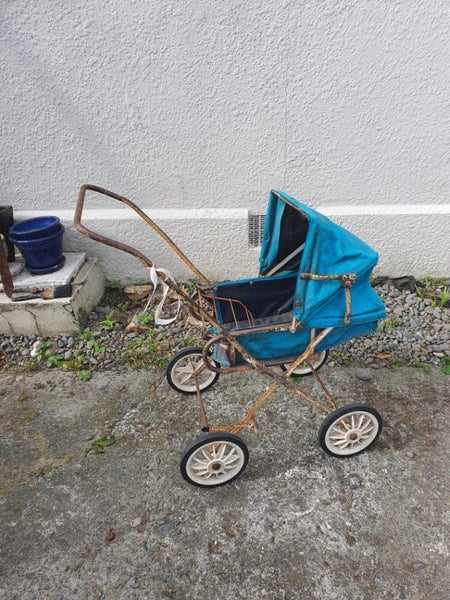 Vintage Metal Framed Dolls Pram Carousel 1