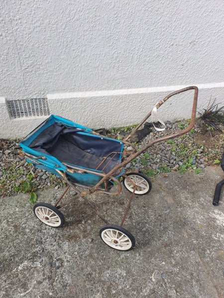 Vintage Metal Framed Dolls Pram Carousel 3