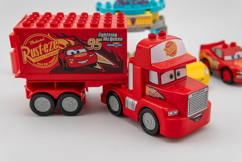 LEGO Duplo Cars 3 Flo's Cafe 10846 Lightning McQueen Mack Truck Carousel 4