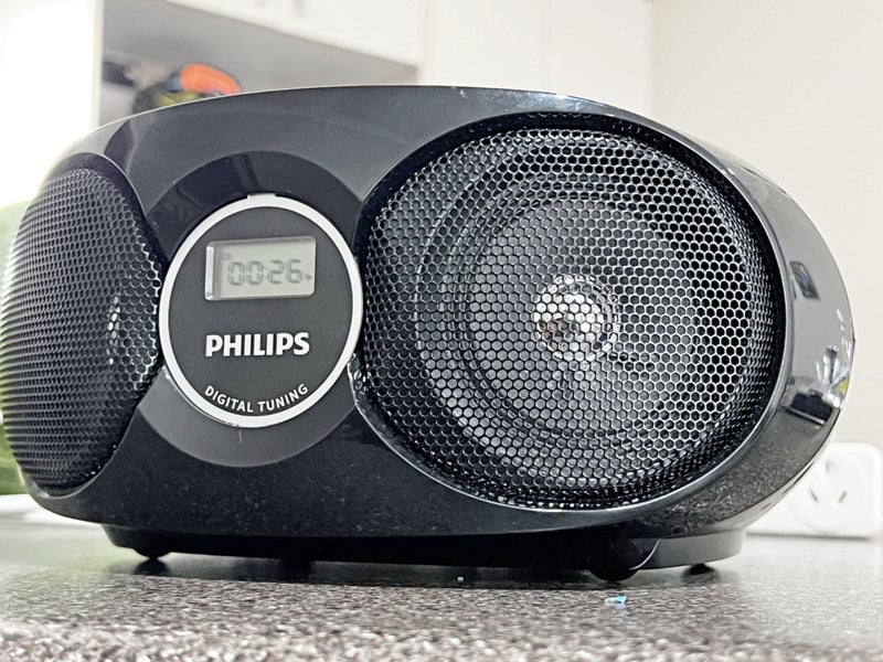 Philips AZ215B Portable CD Boombox with Digital Tuning Carousel 1
