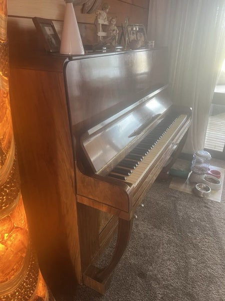 Piano Carousel 2