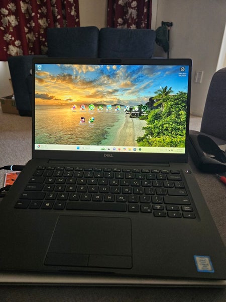 DELL LAT 7300, 13.3", REFURBISHED (GRADE A// EXCELLENT) '4G'/LTE LAPTOP Carousel 12