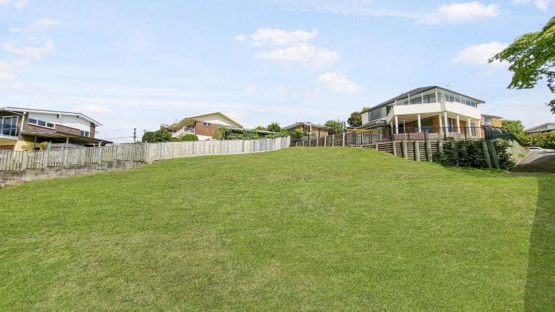 Build for Premium lake views.62864827083266114