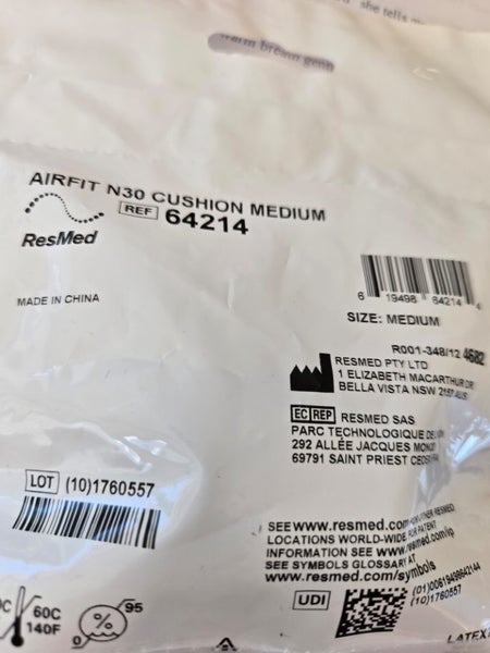 ResMed Airfit N30 Cushion .... medium Carousel 1