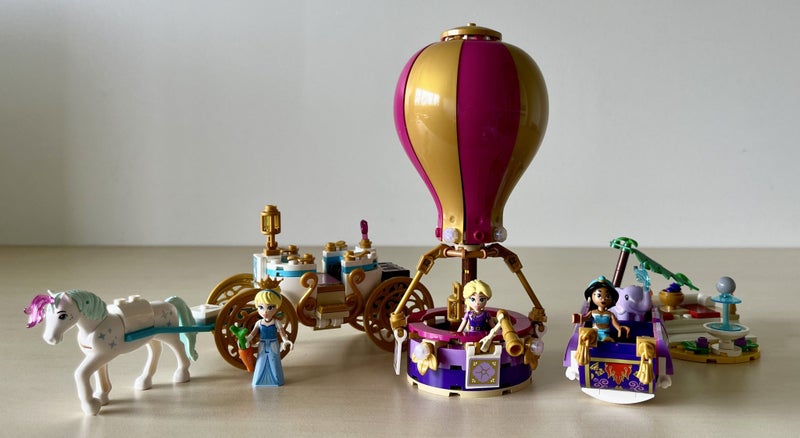 LEGO DISNEY - Princess Enchanted Journey 43216 Carousel 1