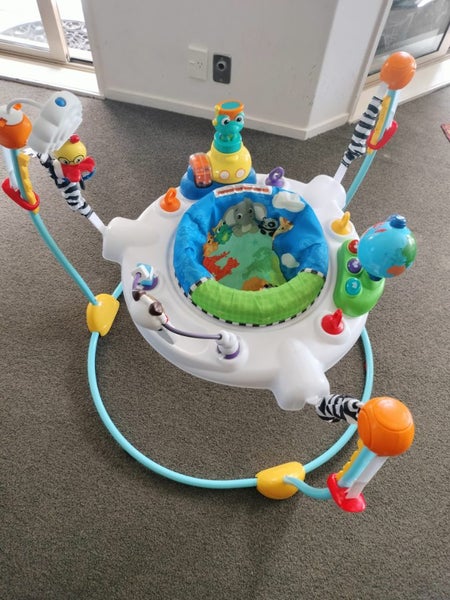 Baby Einstein 360° activity jumper Carousel 1