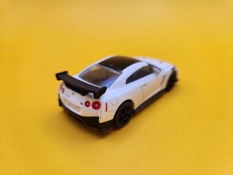 2020 Nissan GT-R Nismo (R35): White - Siku Car Carousel 2