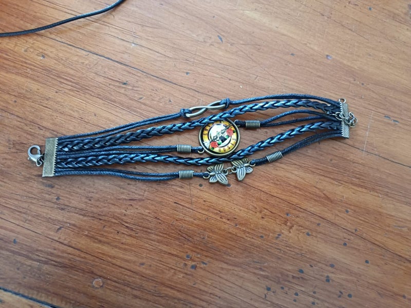 Guns and roses bracelet Carousel 1