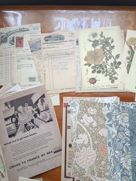 Retro, vintage Scrapbooking decorative Paper 60 Sheets. set 5 Carousel 2