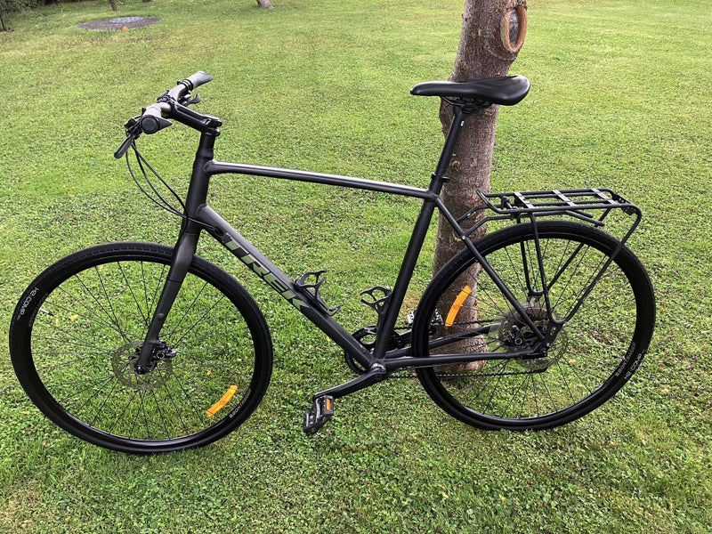 2023 Trek FX 3 hybrid / fitness road bike Carousel 2