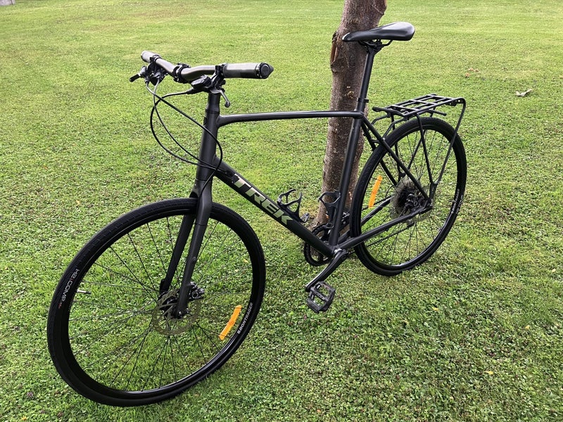 2023 Trek FX 3 hybrid / fitness road bike Carousel 1