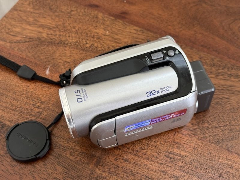 Panasonic SDR-H20 HDD and SD card Video Camera Carousel 2