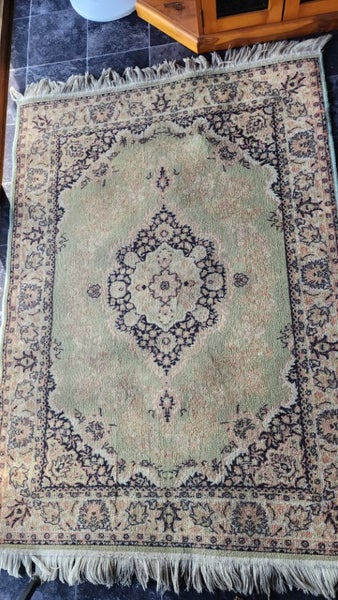 ~" Made In Egypt Vintage Rug "~ Carousel 1