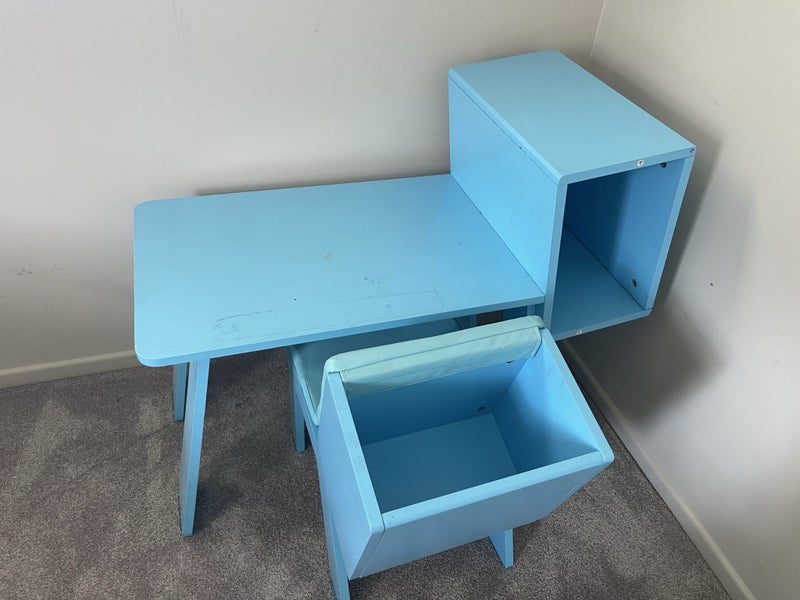 Blue Animal shaped table and chair with storage Carousel 3