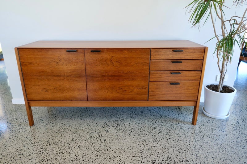 A ROSEWOOD MID-CENTURY SIDEBOARD BY MEREDEW U.K Carousel 1