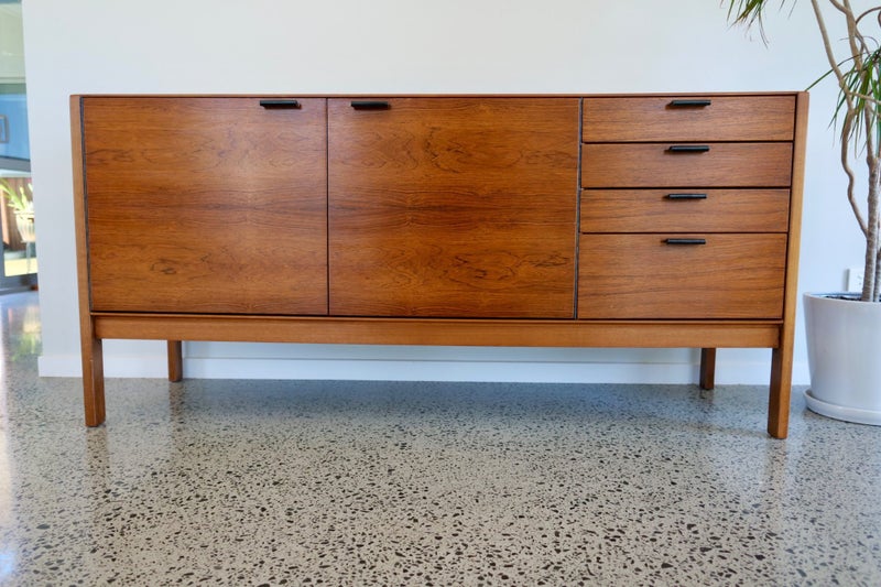 A ROSEWOOD MID-CENTURY SIDEBOARD BY MEREDEW U.K Carousel 2
