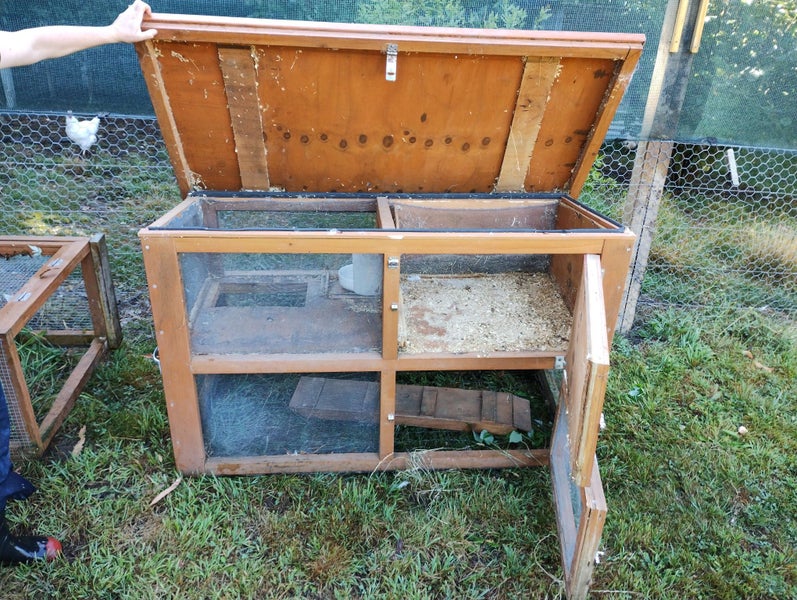Large rabbit hutch and run Carousel 2