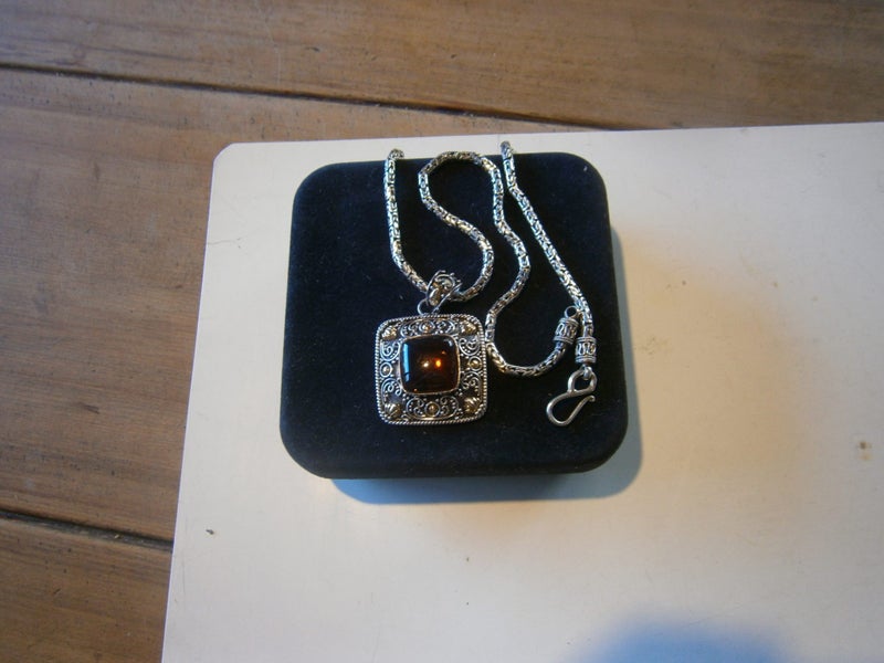 **NEW** 'SUARTI BA' STG.SILV & 18CT GOLD AMBER PENDANT NECKLACE (40gms) Carousel 2