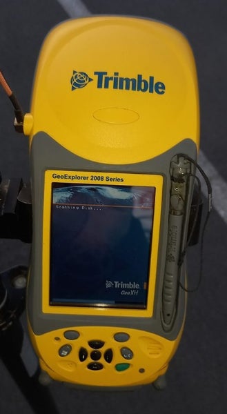 Trimble GeoXH Differential GPS System Carousel 1