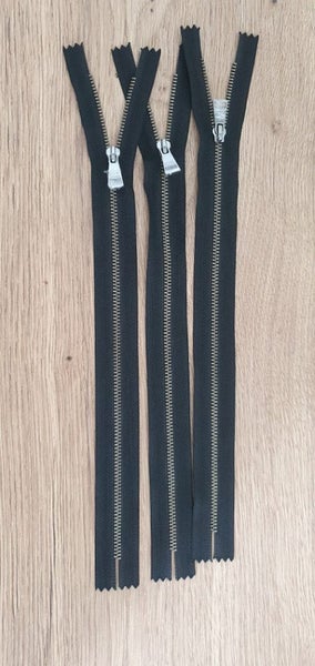 KEE Black/ Metal Zipper 30.5cm x 3 Carousel 3