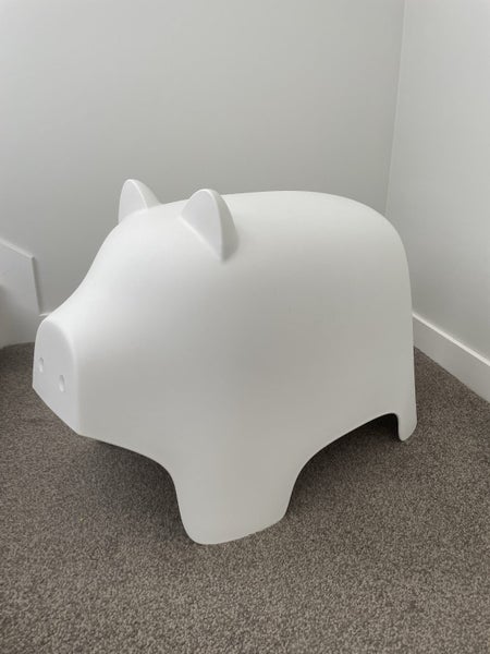 Stool Piggy (Excellent condition just like new) Carousel 1