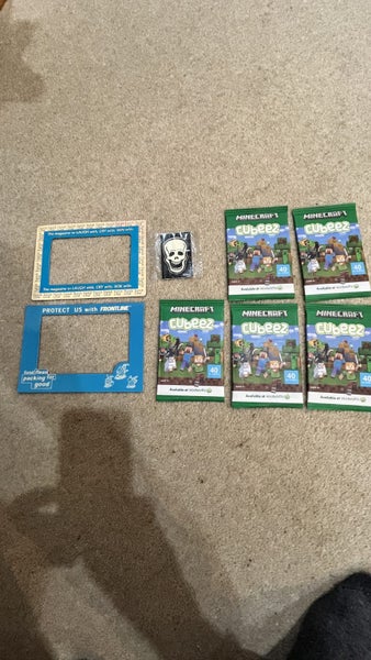 Minecraft Cubeez x 5 plus a sticker and 2 magnetic photo frames for the fridge Carousel 1