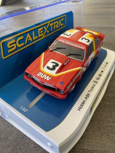 Scalextric C4516F Holden A9XTorana Carousel 2