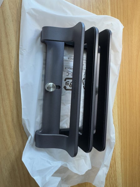 UGREEN LP258-60643 Vertical Dual Slots Laptop/Tablet Stand Carousel 5