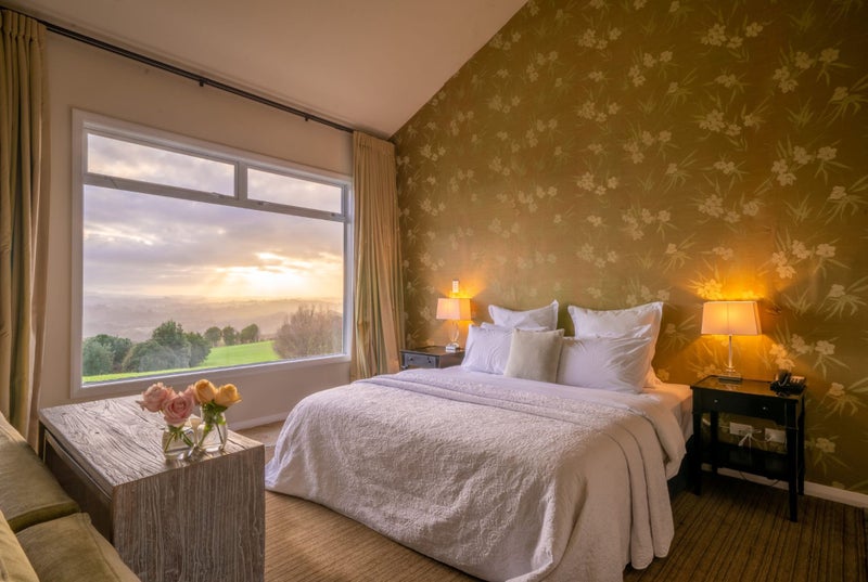 Woodhouse Mountain Lodge Carousel 1