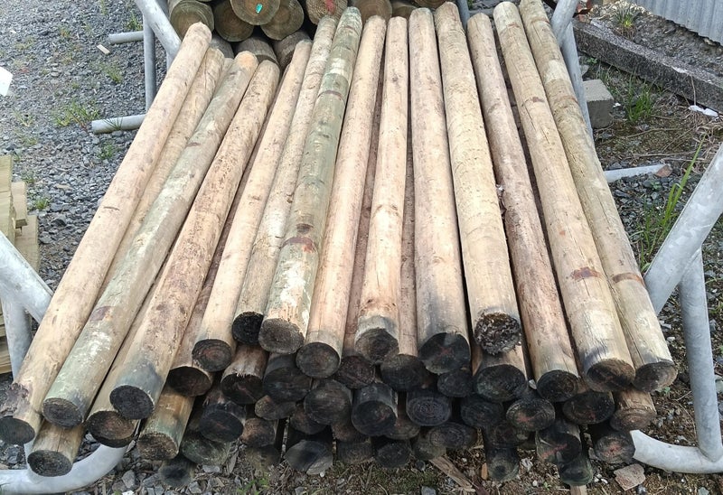 No.4 Round Posts - H4 Treated (30 Posts) Carousel 1