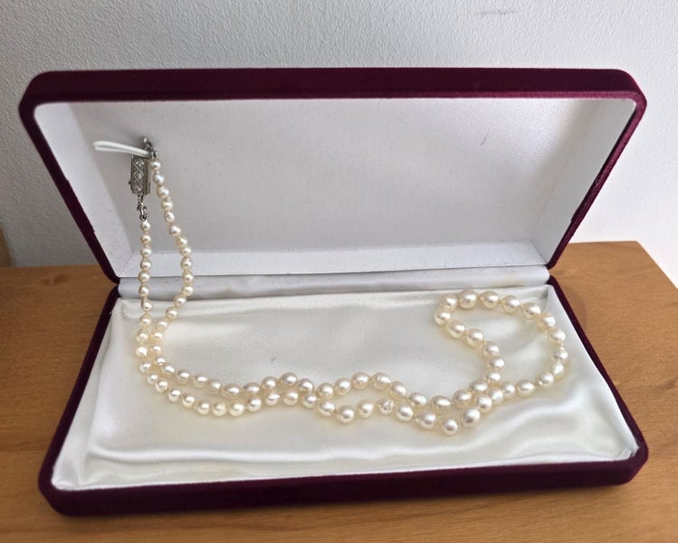 Art Deco Akoya and natural pearls - 18ct/diamonds (valuation) Carousel 1