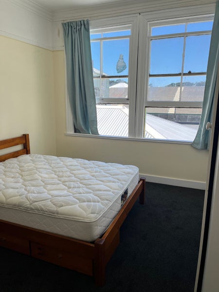 Newtown, 4 bedrooms62854315014146113