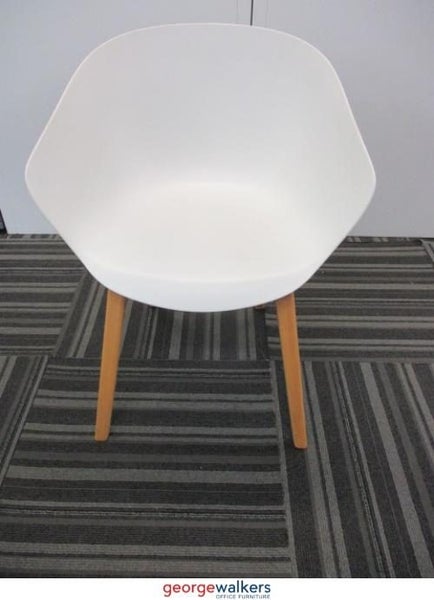 PR5662 - White Tub Chair Carousel 1