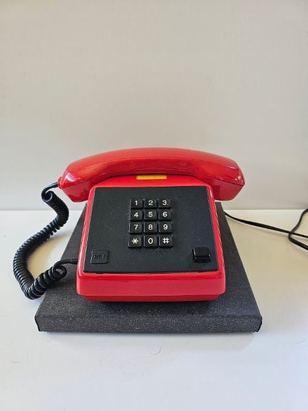 Retro 1980's Vintage DDR Button Phone "Ferro-Quic", 08/87, Type 590-25207. Carousel 1