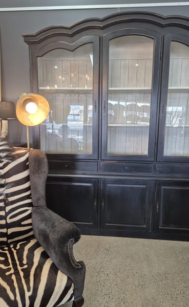 LARGE FRENCH STYLED DISPLAY CABINET WITH STORAGE Carousel 2