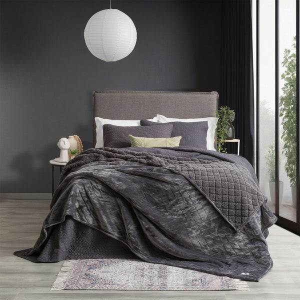 Renee Taylor Heston 480 GSM Ultra Soft Velvet Sherpa Blanket Queen/King Graphite Carousel 1