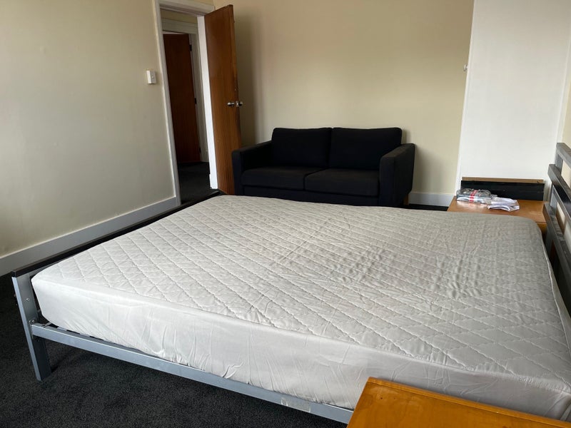 Newtown, 4 bedrooms62854315014146119