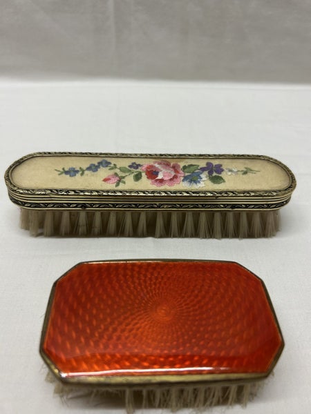 VINTAGE PETIT POINT TAPESTRY VANITY BRUSH & ORANGE VANITY BRUSH BUNDLE Carousel 2