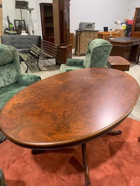 BUR WALNUT DINING TABLE Carousel 1