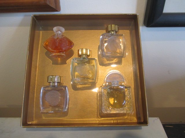 LALIQUE GLASS SET .5 MINIATURE PERFUMES.ORGINAL BOXED Carousel 2