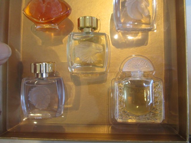 LALIQUE GLASS SET .5 MINIATURE PERFUMES.ORGINAL BOXED Carousel 5