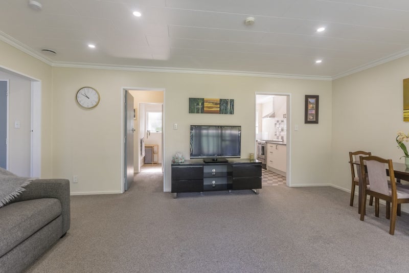 Image 2 of 20