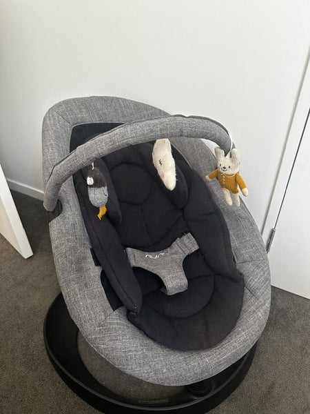 Nuna Leaf Grow Carousel 1