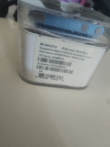 Blue iPod Nano 6th Generation 8GB - Mint condition needs battery replacement Carousel 8